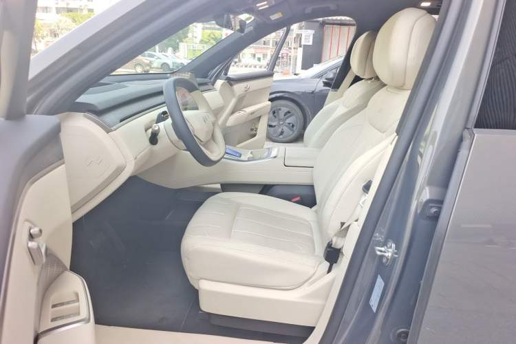 Used ONVO Luxeed L90 2025 Model—Ultra Six-Seater Version Left Front Seat