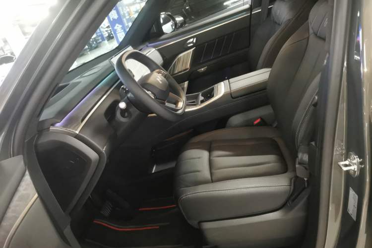Used ONVO Luxeed L90 2025 Model—Max Six-Seater Version Left Front Seat