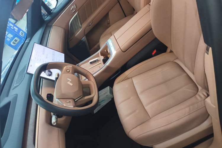 Used ONVO Luxeed L90 2025 Model—Max Six-Seater Version Left Front Seat