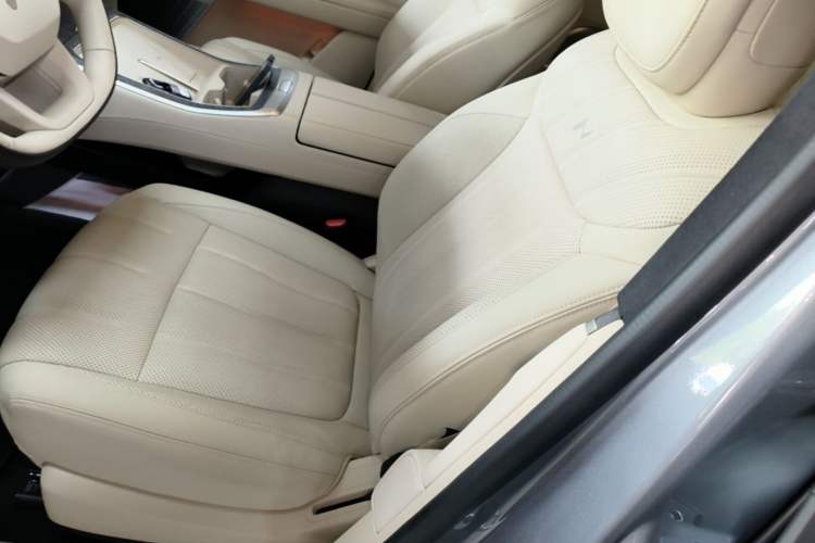 Used ONVO Luxeed L90 2025 Model—Max Six-Seater Version Left Front Seat
