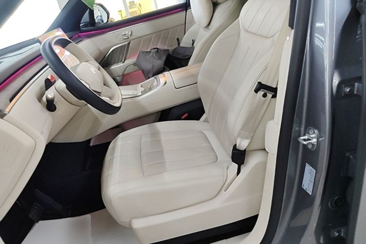 Used ONVO Luxeed L90 2025 Model—Ultra Six-Seater Version Left Front Seat