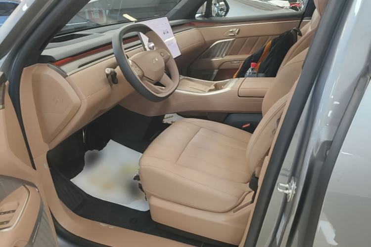 Used ONVO Luxeed L90 2025 Model—Max Six-Seater Version Left Front Seat