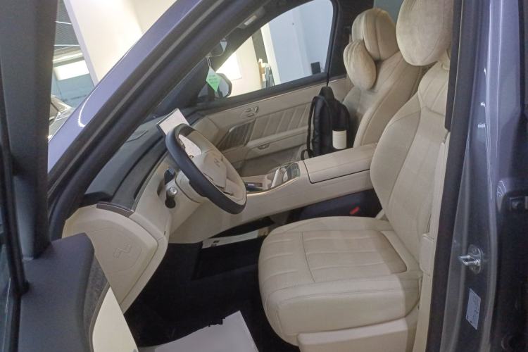 Used ONVO Luxeed L90 2025 Model—Ultra Six-Seater Version Left Front Seat