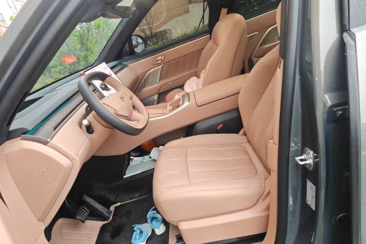 Used ONVO Luxeed L90 2025 Model—Max Six-Seater Version Left Front Seat