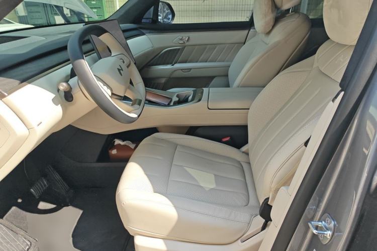 Used ONVO Luxeed L90 2025 Model—Ultra Six-Seater Version Left Front Seat