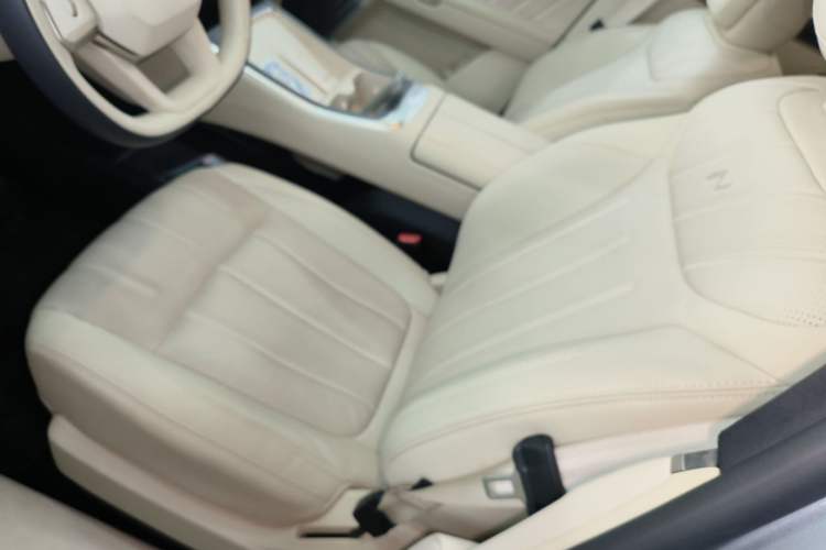 Used ONVO Luxeed L90 2025 Model—Max Six-Seater Version Left Front Seat