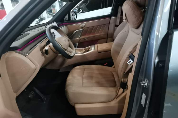 Used ONVO Luxeed L90 2025 Model Max Six-Seater 60-degree Battery Edition Left Front Seat