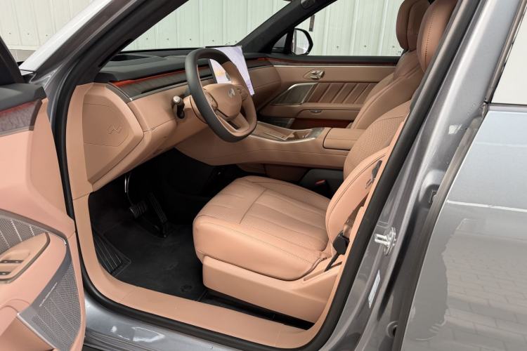 Used ONVO Luxeed L90 2025 Model—Ultra Six-Seater Version Left Front Seat