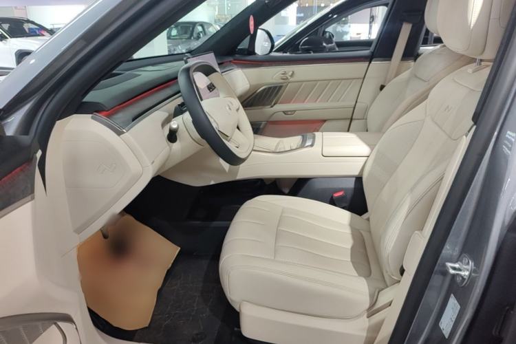 Used ONVO Luxeed L90 2025 Model—Ultra Six-Seater Version Left Front Seat