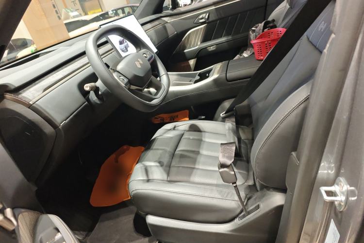 Used ONVO Luxeed L90 2025 Model—Max Six-Seater Version Left Front Seat
