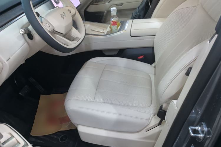 Used ONVO Luxeed L90 2025 Model—Max Six-Seater Version Left Front Seat