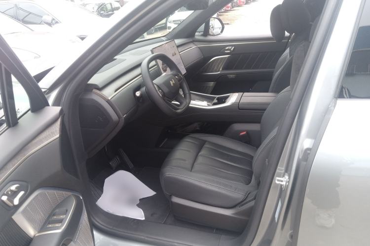 Used ONVO Luxeed L90 2025 Model—Ultra Six-Seater Version Left Front Seat