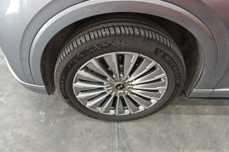 Used ONVO Luxeed L90 2025 Model—Max Six-Seater Version Left Front Wheel Hub