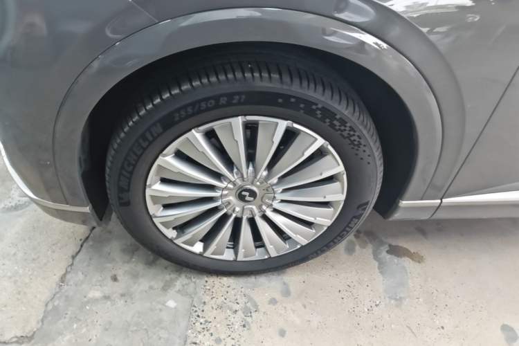 Used ONVO Luxeed L90 2025 Model—Ultra Six-Seater Version Left Front Wheel Hub