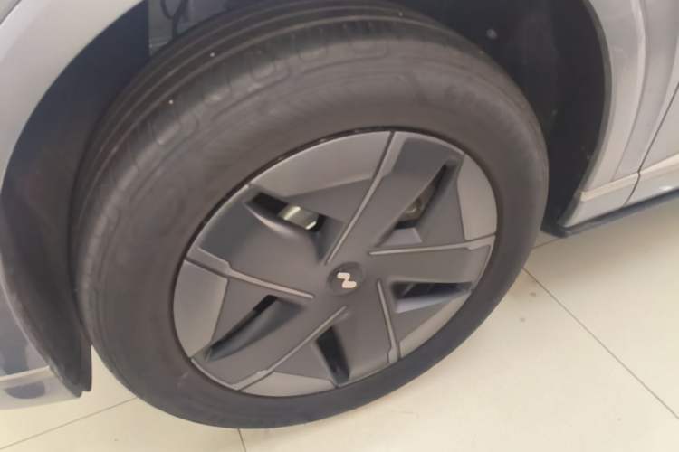 Used ONVO Luxeed L90 2025 Model—Max Six-Seater Version Left Front Wheel Hub