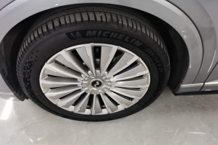 Used ONVO Luxeed L90 2025 Model—Ultra Six-Seater Version Left Front Wheel Hub