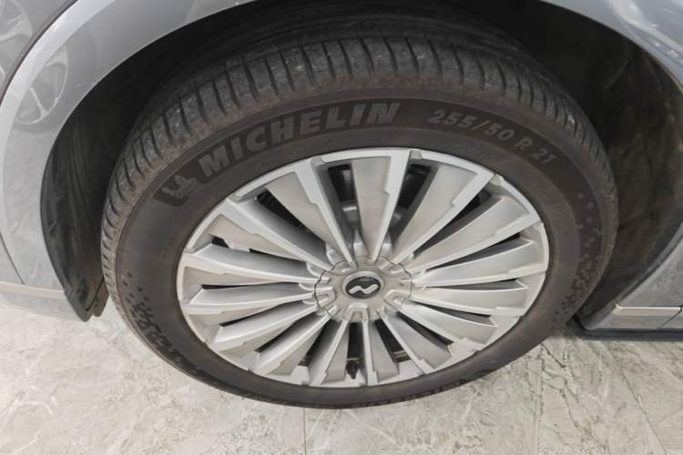 Used ONVO Luxeed L90 2025 Model Ultra Six-Seater 60-degree Battery Edition Left Front Wheel Hub