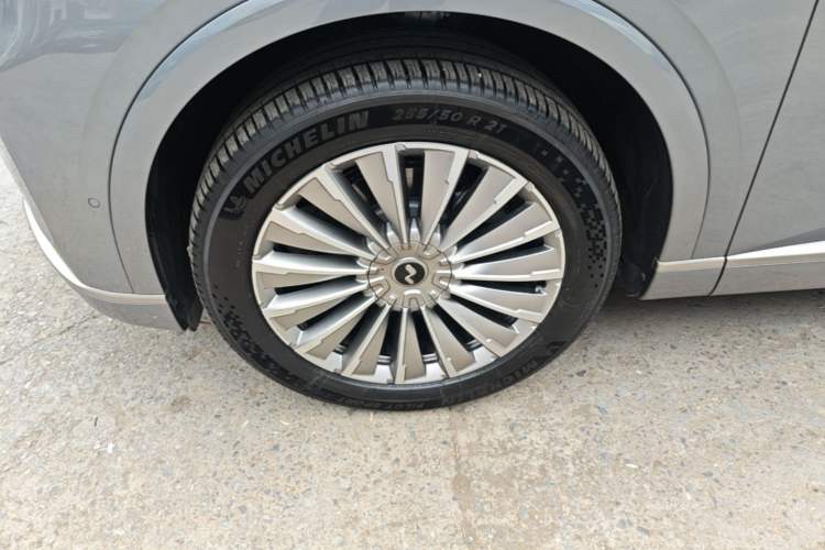 Used ONVO Luxeed L90 2025 Model—Max Six-Seater Version Left Front Wheel Hub