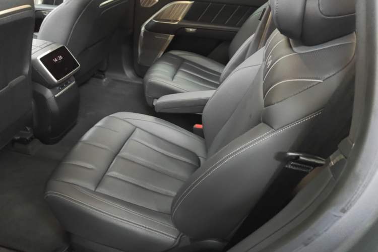 Used ONVO Luxeed L90 2025 Model Max Six-Seater 60-degree Battery Edition Left Rear Seat