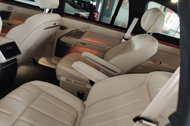 Used ONVO Luxeed L90 2025 Model—Max Six-Seater Version Left Rear Seat