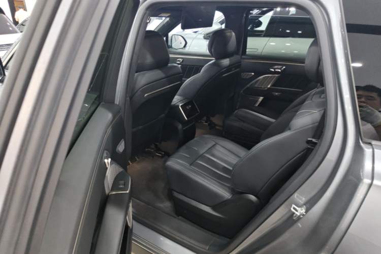 Used ONVO Luxeed L90 2025 Model—Ultra Six-Seater Version Left Rear Seat