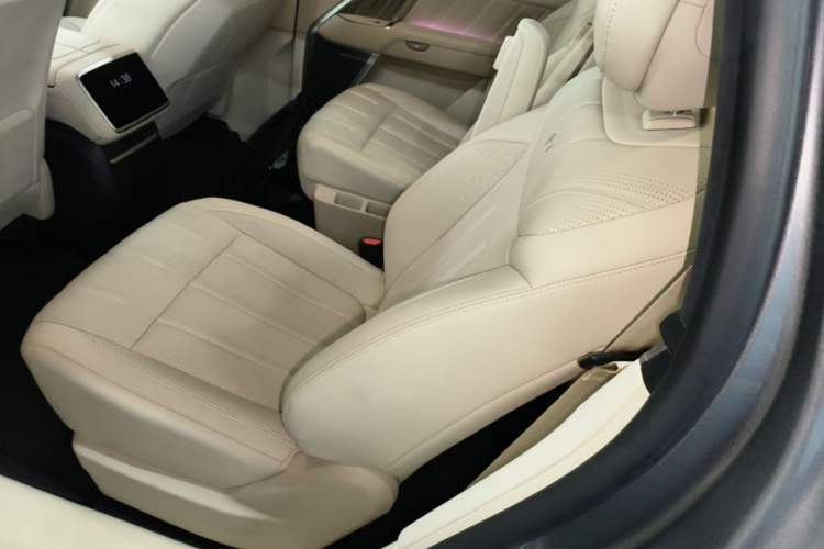 Used ONVO Luxeed L90 2025 Model—Max Six-Seater Version Left Rear Seat