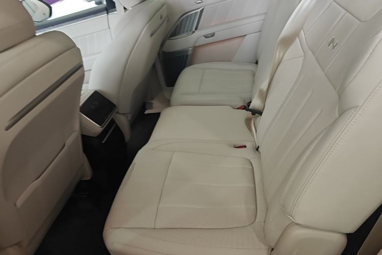 Used ONVO Luxeed L90 2025 Model—Ultra Seven-Seater Version Left Rear Seat