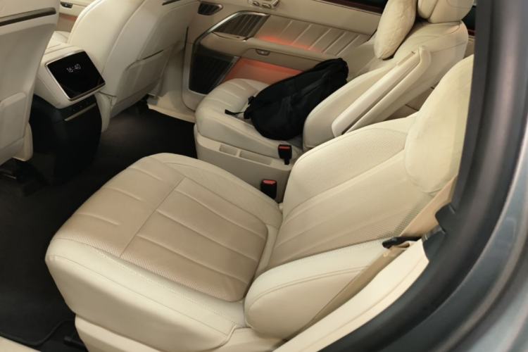 Used ONVO Luxeed L90 2025 Model—Ultra Six-Seater Version Left Rear Seat