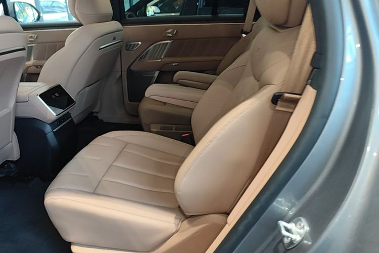 Used ONVO Luxeed L90 2025 Model—Pro Seven-Seater Version Left Rear Seat