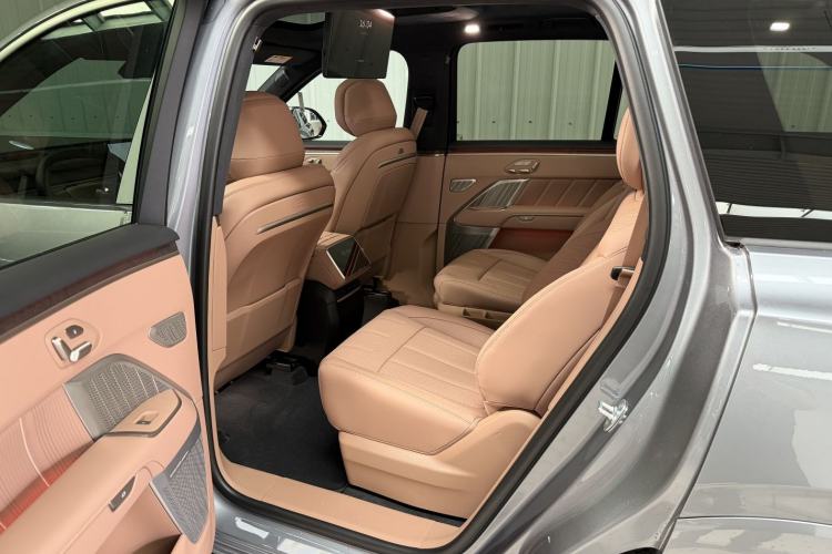 Used ONVO Luxeed L90 2025 Model—Ultra Six-Seater Version Left Rear Seat