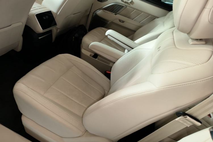 Used ONVO Luxeed L90 2025 Model—Ultra Six-Seater Version Left Rear Seat