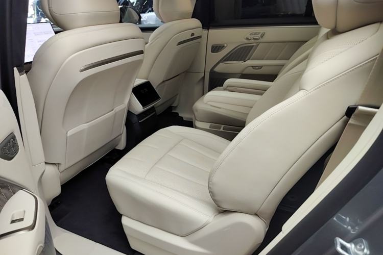 Used ONVO Luxeed L90 2025 Model—Ultra Six-Seater Version Left Rear Seat