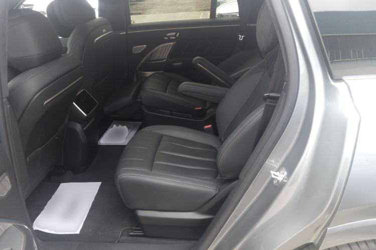 Used ONVO Luxeed L90 2025 Model—Ultra Six-Seater Version Left Rear Seat