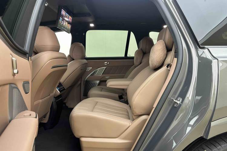 Used ONVO Luxeed L90 2025 Model—Max Six-Seater Version Left Rear Seat