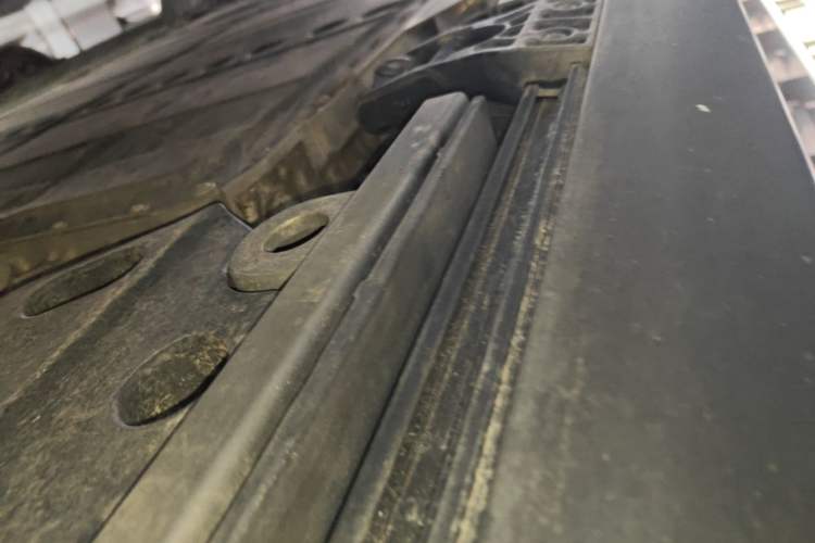Used ONVO Luxeed L90 2025 Model Max Six-Seater 60-degree Battery Edition Left Side Sill