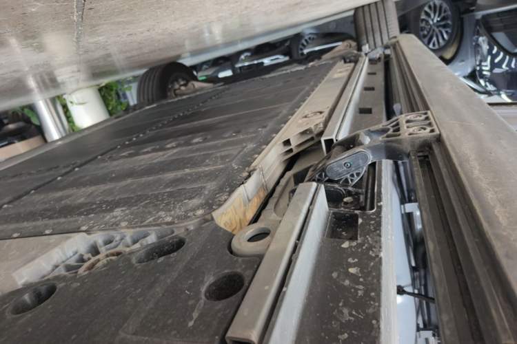 Used ONVO Luxeed L90 2025 Model Ultra Six-Seater 60-degree Battery Edition Left Side Sill