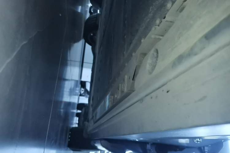Used ONVO Luxeed L90 2025 Model—Ultra Six-Seater Version Left Side Sill