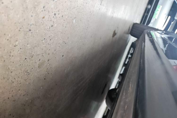 Used ONVO Luxeed L90 2025 Model—Ultra Six-Seater Version Left Side Sill
