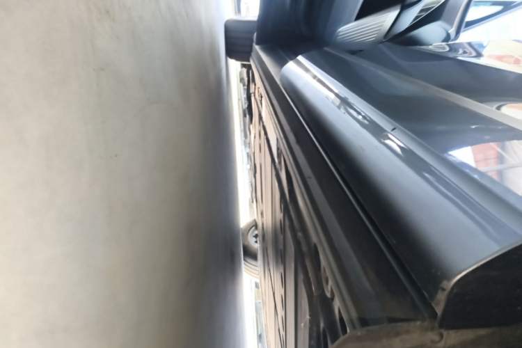 Used ONVO Luxeed L90 2025 Model Max Six-Seater 60-degree Battery Edition Left Side Sill