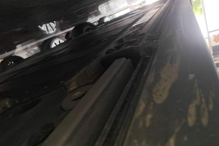 Used ONVO Luxeed L90 2025 Model Ultra Six-Seater 60-degree Battery Edition Left Side Sill
