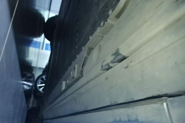 Used ONVO Luxeed L90 2025 Model Max Six-Seater 60-degree Battery Edition Left Side Sill