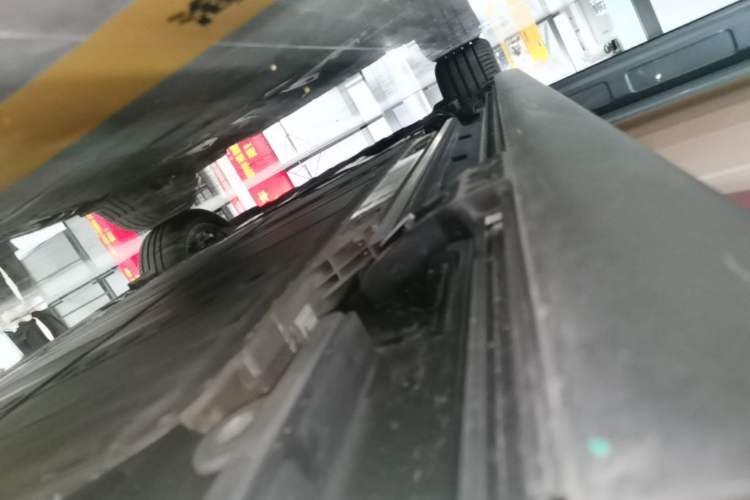 Used ONVO Luxeed L90 2025 Model Max Six-Seater 60-degree Battery Edition Left Side Sill