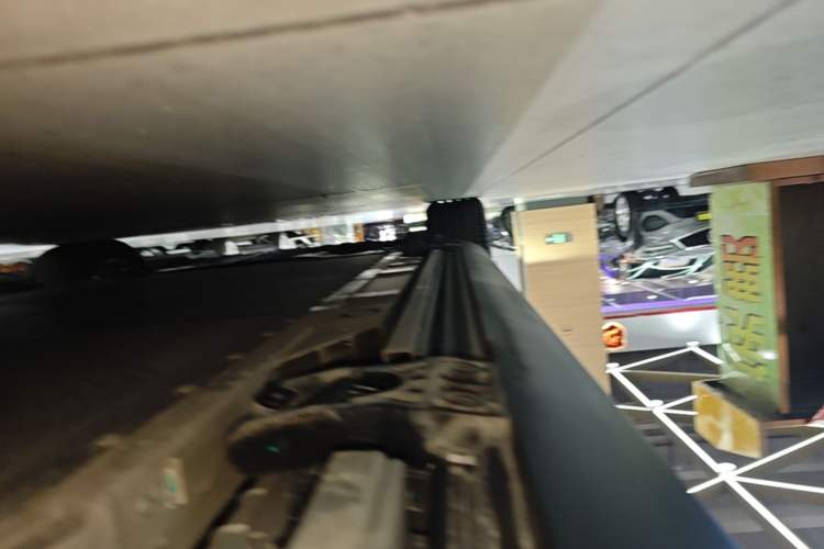 Used ONVO Luxeed L90 2025 Model—Ultra Six-Seater Version Left Side Sill