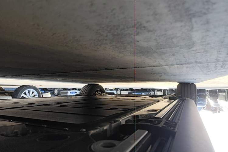 Used ONVO Luxeed L90 2025 Model—Ultra Six-Seater Version Left Side Sill