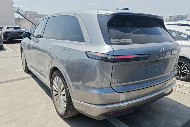 Used ONVO Luxeed L90 2025 Model—Max Six-Seater Version Rear Left 45 Deg