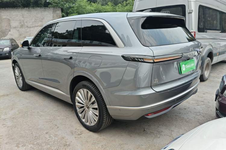 Used ONVO Luxeed L90 2025 Model—Max Six-Seater Version Rear Left 45 Deg