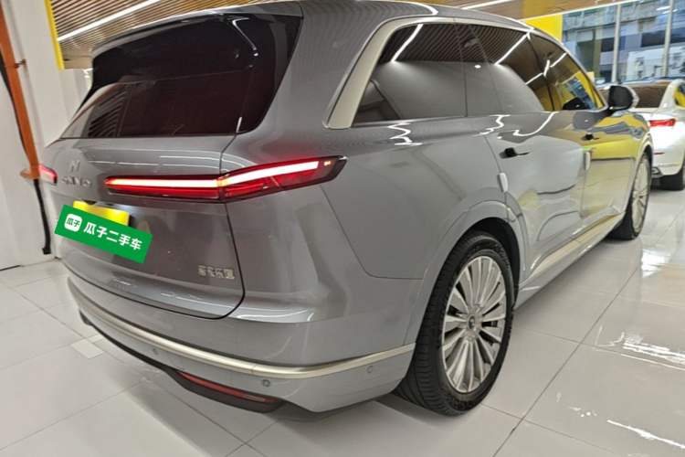 Used ONVO Luxeed L90 2025 Model—Max Six-Seater Version Rear Right 45 Deg