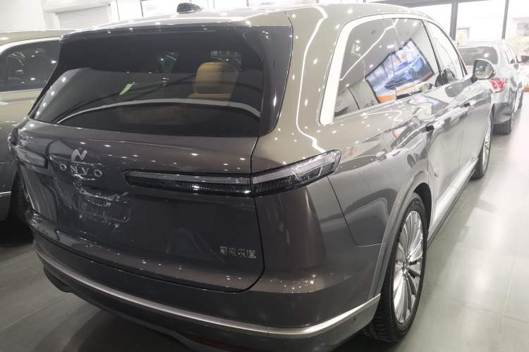 Used ONVO Luxeed L90 2025 Model—Ultra Six-Seater Version Rear Right 45 Deg
