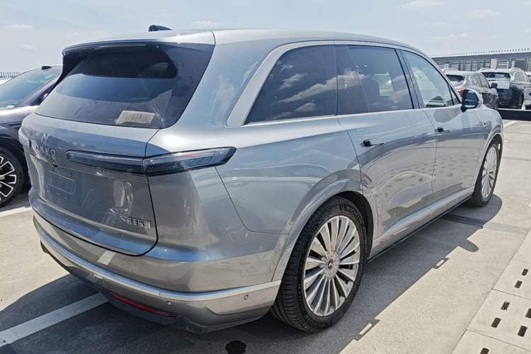 Used ONVO Luxeed L90 2025 Model—Max Six-Seater Version Rear Right 45 Deg