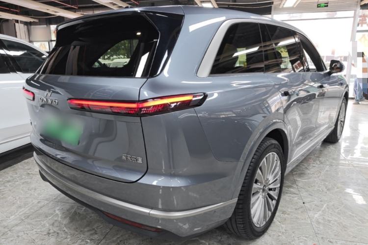 Used ONVO Luxeed L90 2025 Model—Max Six-Seater Version Rear Right 45 Deg
